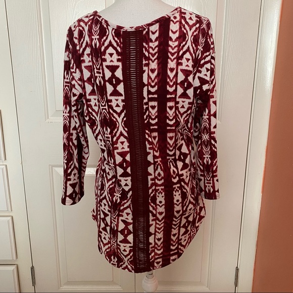 No brand geometric red/ beige top L - Picture 4 of 4